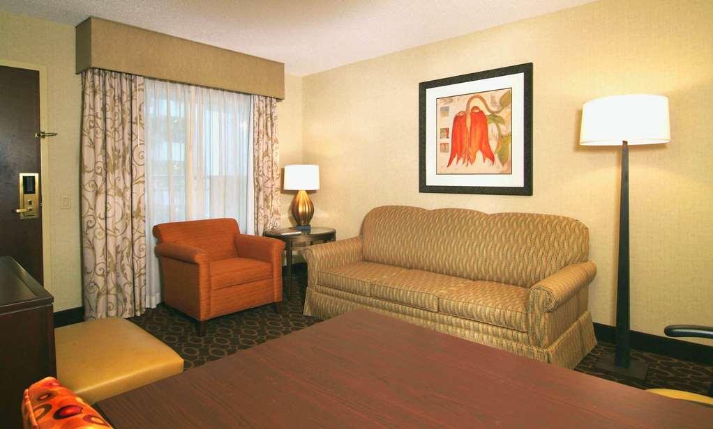 Embassy Suites Charlotte Zimmer foto