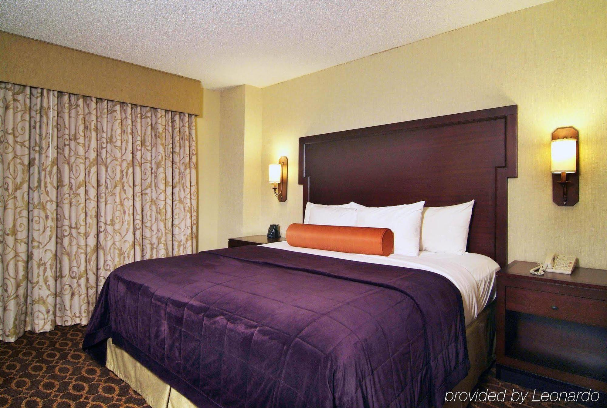 Embassy Suites Charlotte Zimmer foto